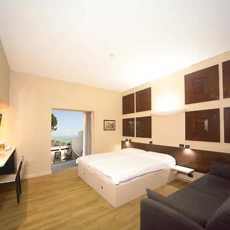 Otel La Pauel Sirmione